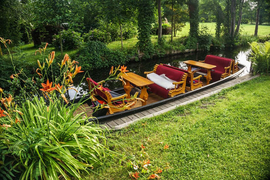 Deutschland-Spreewald-Gruppenboot-fur-Kanalfahrt