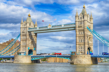 Die London Bridge bei Sonnenschein